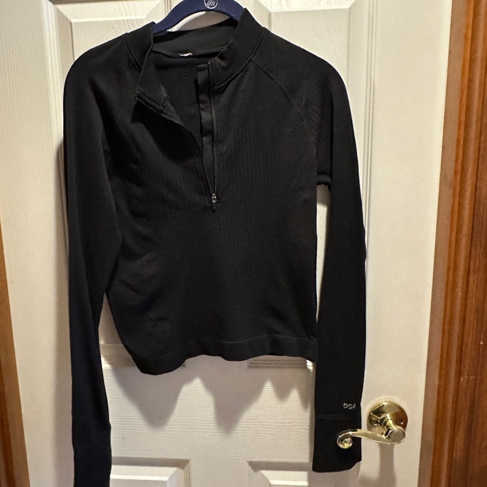 DSG Black Long Sleeve Crop Top